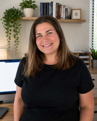 Photo of Jenna Walden, Registered Psychotherapist (Qualifying), SSW, BA, MACP