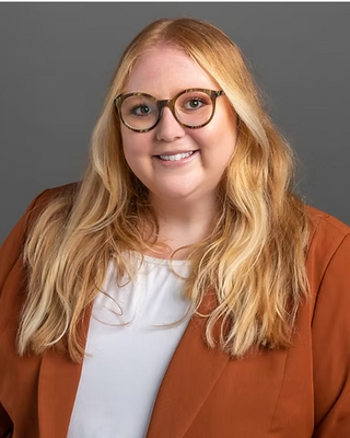 Photo of Kayla Stemmer, Licensed Social Worker, MSW, LSW