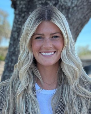 Photo of Ellie Palmer, Registered Clinical Social Worker Intern, MSW, RCSWI