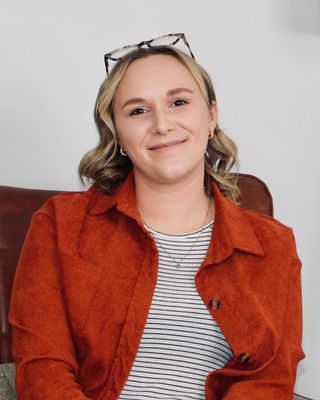 Photo of Alexis Cavins, LMSW