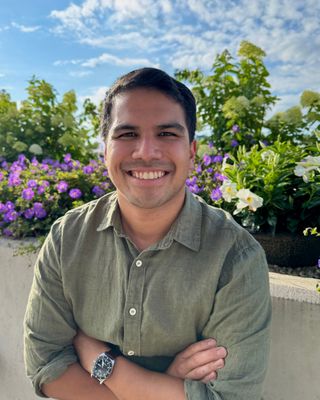 Photo of Adri Khalis, Psychologist, PhD