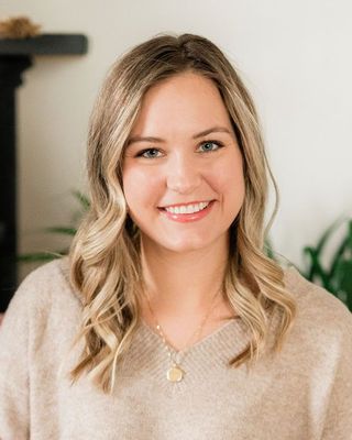 Photo of Anna Santowski, Marriage & Family Therapist, LCMFT