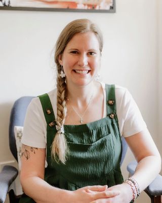 Photo of Liz Becker, Clinical Social Work/Therapist, LCSW