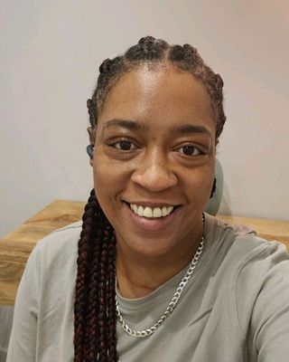 Photo of Lee-Anna Devine, Psychotherapist, MBACP