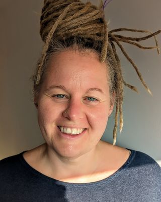Photo of Zöe Walker, Psychotherapist, MSc, MUKCP