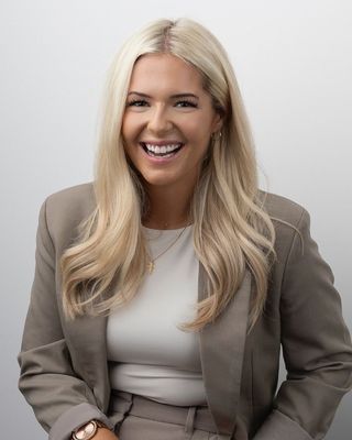 Photo of Alecia Lillee, Registered Psychotherapist (Qualifying), MA, EMDR, IFS, Somatic