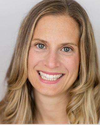 Photo of Allison (Alli) Thompson, Registered Psychotherapist (Qualifying), BA, PGCE, MACP