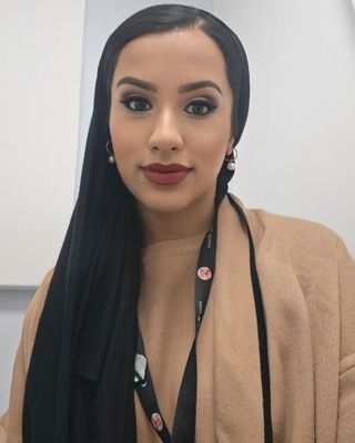Photo of Saleema Apabhai, Psychotherapist, MSc, MBABCP