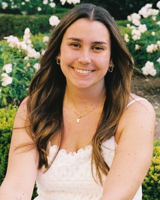 Photo of Julia Reznicek, Marriage & Family Therapist Associate, MA, AMFT