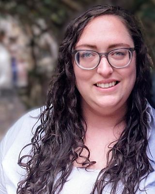 Photo of Ali Pierce, Clinical Social Work/Therapist, MSW, LICSW