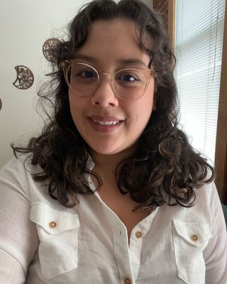 Photo of Leily Villela, Social Worker, CSWA, MSW, LSWAIC