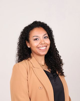 Photo of Nadia Idris, Registered Psychotherapist (Qualifying), BA, MACP, RPQ