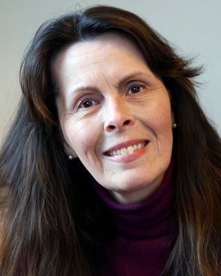Photo of Susie Glanville, Counsellor, DCounsPsych, MBACP