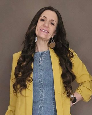 Photo of Christen Robl, Licensed Professional Counselor, MA, ATR-BC, LPC