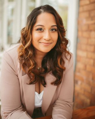 Photo of Amena Scharf, Pre-Licensed Professional, MSW