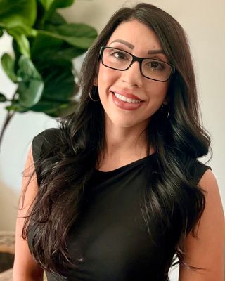 Photo of Amanda Elisa Larraga, Marriage & Family Therapist, LMFT