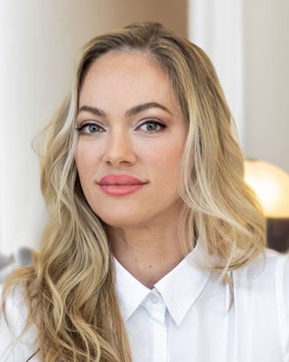 Photo of Dr. Taiane Ferrari, Psychiatrist, MD