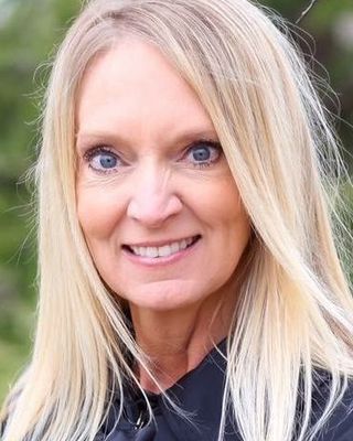 Photo of Lori Cull-Deshmukh, LMSW