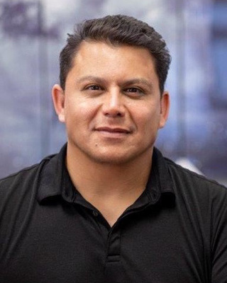 Photo of Manny Hernandez, Marriage & Family Therapist Associate in California
