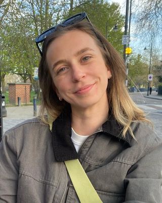 Photo of Eleanor Parr-Burman, Psychotherapist, MSc, MBABCP