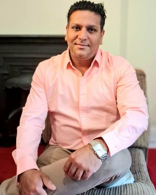 Photo of Franky Dsouza, Psychotherapist, MSc, UKCP Trainee