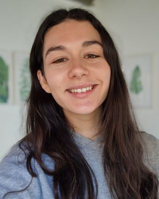 Photo of Ellie Belfield, Psychotherapist, MSc, MBACP