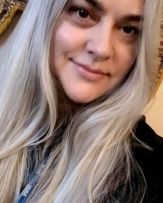 Photo of Victoria Fernandes, Psychotherapist, MA, MUKCP