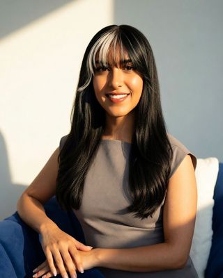 Photo of Helena Mahal, Registered Psychotherapist (Qualifying)