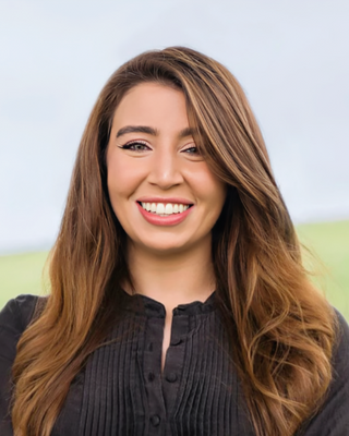 Photo of Niari Markarian, Marriage & Family Therapist, LMFT