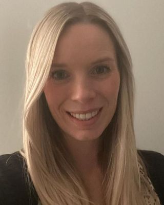 Photo of Sarah Hodgson, Psychotherapist, MBABCP