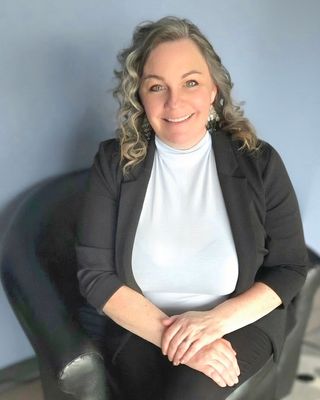 Photo of Julie Nielsen-Thomason, Clinical Social Work/Therapist, LSCSW, LCSW