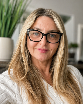 Photo of Irina Uritsky - Irina Uritsky I Depression, Anxiety, Trauma, Pre-Licensed Professional, Anxiety, Trauma, CPTSD