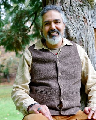 Photo of Ernesto Flores, MA, CHT