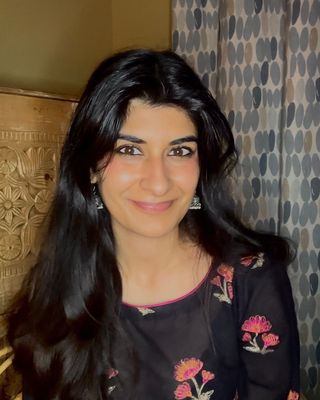 Photo of Eman Shah, Psychotherapist, MSc, MBACP