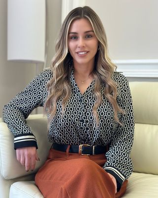 Photo of Shavon Holland, Psychiatric Nurse Practitioner, MSN, APRN, PMHNP