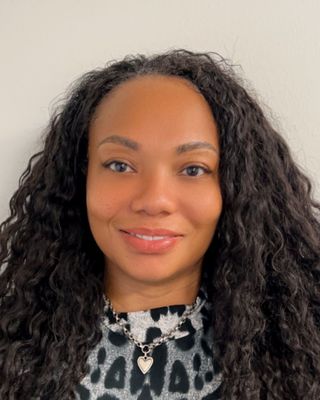 Photo of Shemeika Hunt, Marriage & Family Therapist, MS, LMFT