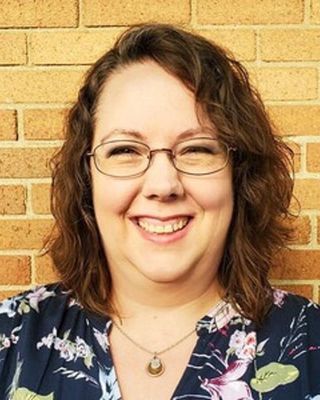 Photo of Tami Mellinger, Licensed Professional Clinical Counselor