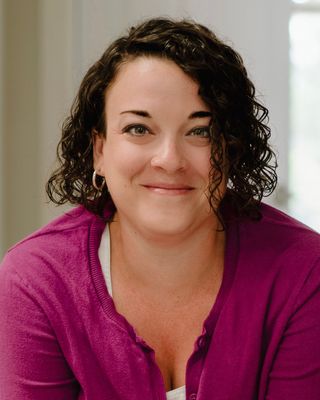Photo of Breanna Pizzuto, Registered Psychotherapist, BHSc , BAPsych, MACP