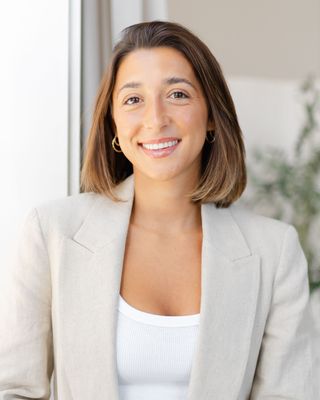 Photo of Lauryn Bruzzese - Bruzzese Psychotherapy, Registered Psychotherapist, BA Hons, RP