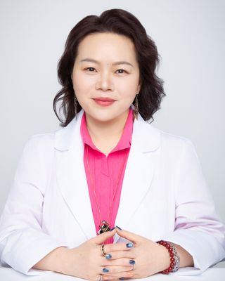 Photo of Peggy Huang, Counsellor, MA, RCC, CCC