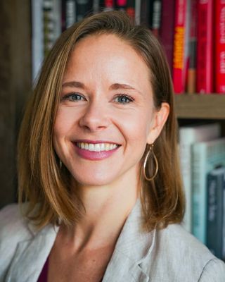 Photo of Dr. Zoey Phillips, Psychologist, PhD