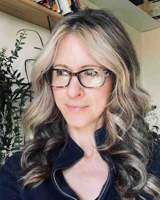 Photo of Dr Claire Crawford, Psychologist, PhD, CPsychol