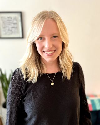 Photo of Kelly DeGraaf, Marriage & Family Therapist Associate in Irving Park, Chicago, IL