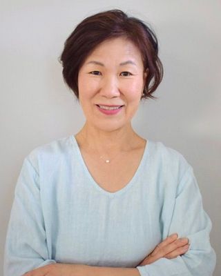 Photo of Yunjeong H Shin, Clinical Social Work/Therapist, LCSW
