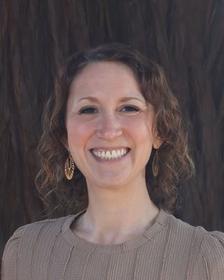 Photo of Stephanie Pande, Associate Clinical Social Worker, ASW