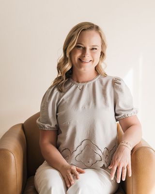 Photo of Kelcie Raecyna, Marriage & Family Therapist Associate, AMFT, MA