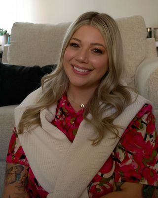 Photo of Ashley Bloomberg, Marriage & Family Therapist, MS, LMFT