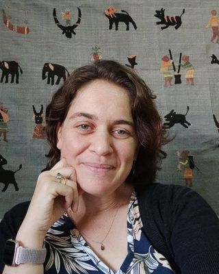 Photo of Lihi Darnell, Counsellor, PhD, APACS