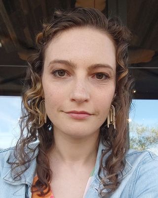 Photo of Sophie Thorne, Psychotherapist, MA, HCPC-Art Therap.