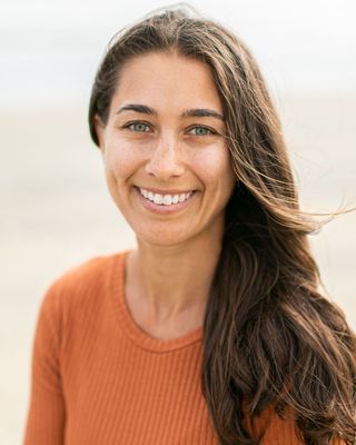 Photo of Emily Fiedtkou - Emily Fiedtkou | Couples & Relationship Therapist, Marriage & Family Therapist, LMFT